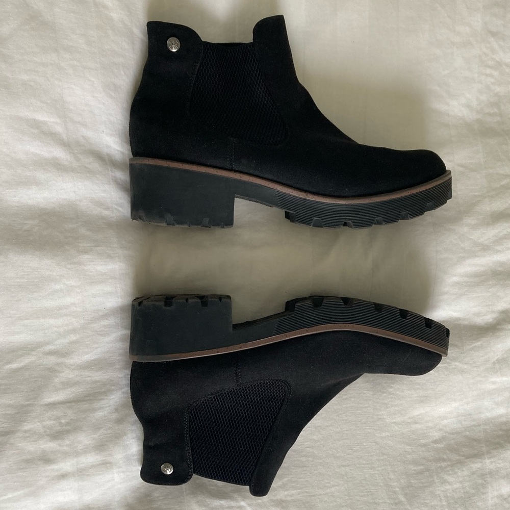 Women’s Rieker black Chelsea boot 9 (40)